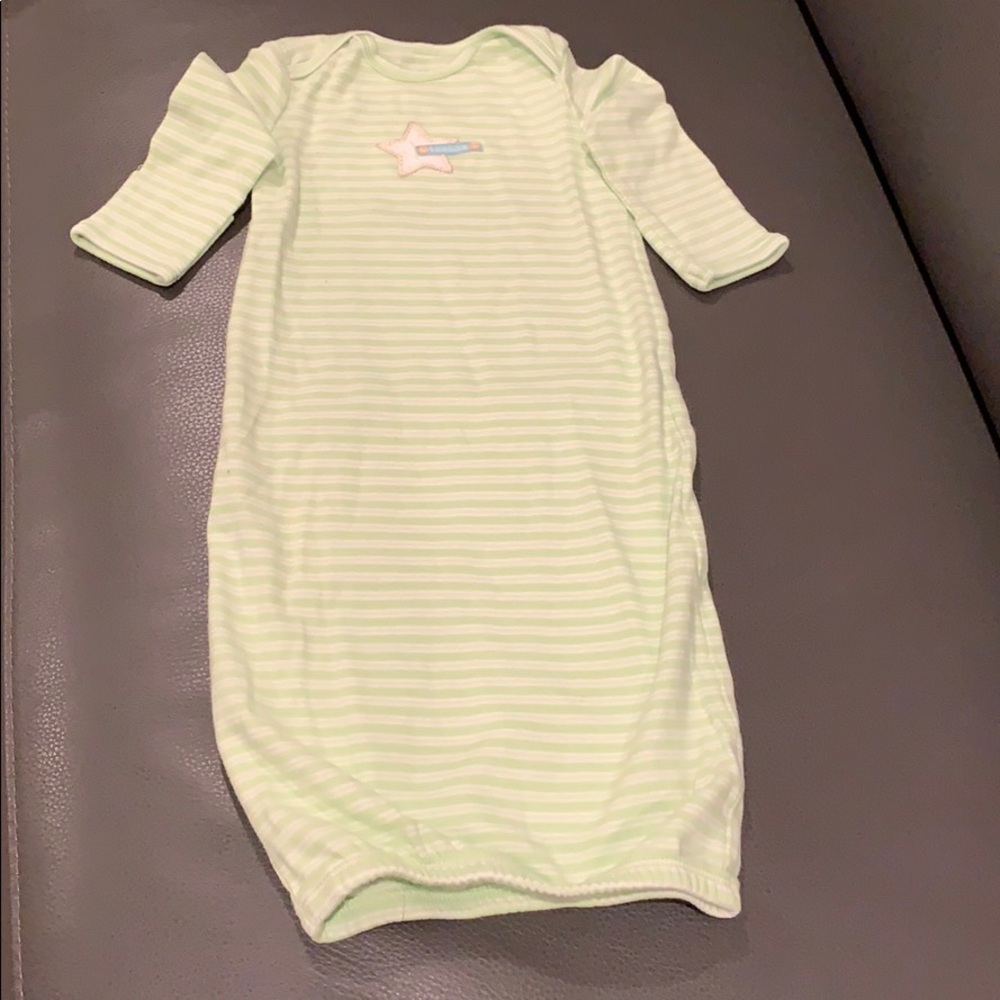 LIKE NEW! Carters Infant nightgown